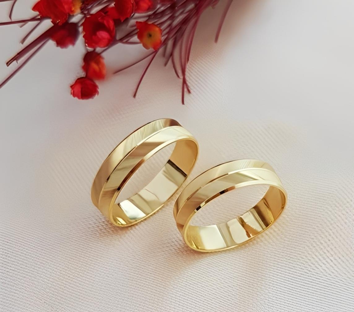 Aliança Trabalhada com Riscos na Diagonal em Ouro 18k/750